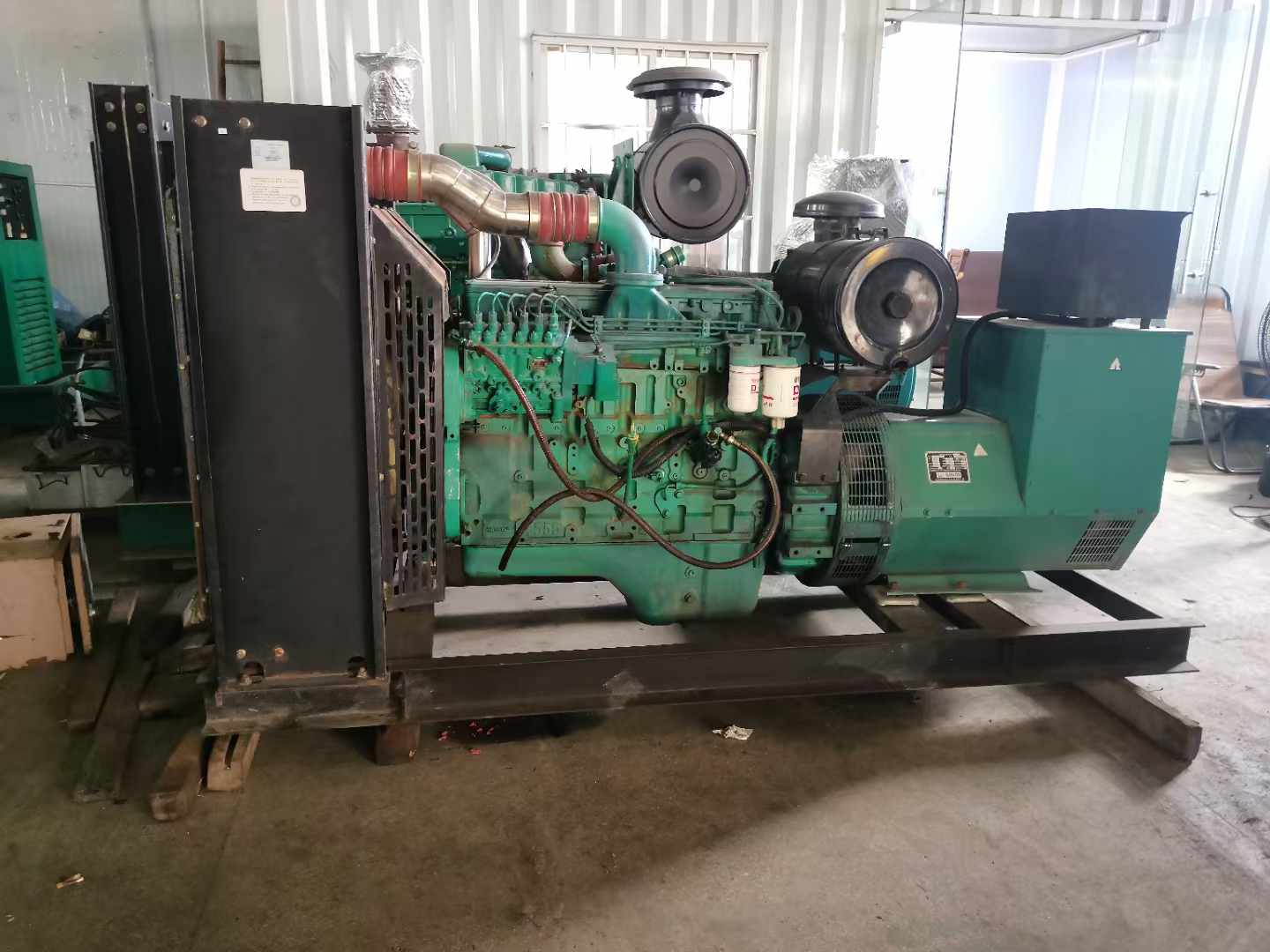 邵武发电机租赁如何确定电缆的承载电流是否在安全范围内？